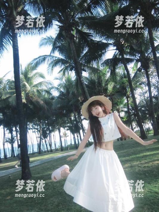 大生模拍 - 君君黑白写真集分享，展现生命中的每一个动人瞬间.txt-梦若依