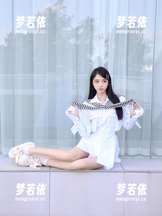 头条女神 - 张梓柔护士全套写真，带你走进她的世界，真实的原图尽在这里！.txt-梦若依