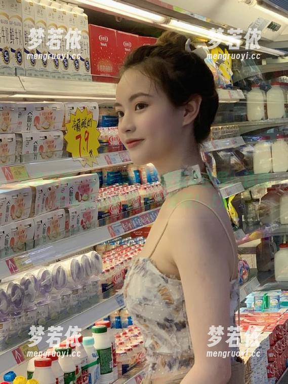 头条女神 - 玄子带你走进温柔世界：这组写真套图真是甜得发腻！.txt-梦若依