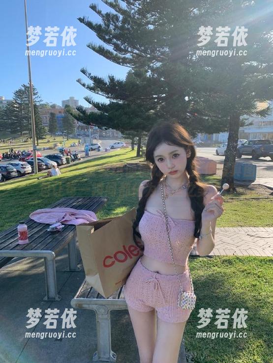 头条女神 - 童安琪倾情打造：天使写真图包让每一瞬间都化为永恒之美.txt-梦若依