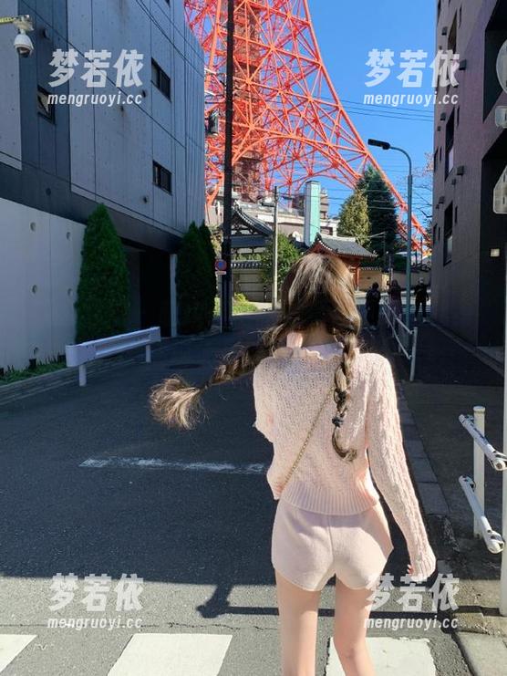 头条女神 - 萌琪琪全新写真集更新：化身天使，展现无尽的美丽与温柔.txt-梦若依