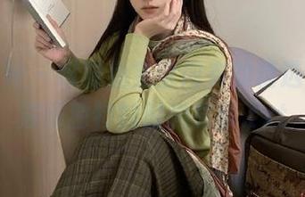 头条女神 - 纵览鱼宝宝内衣的精选图片，演绎独特的时尚故事.txt