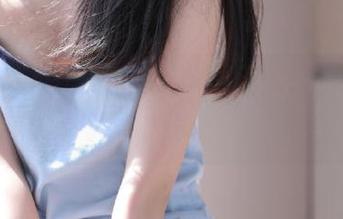 与奈汐酱Nice共度清凉夏天，超值免费套图等你来下载，速来体验吧！.txt