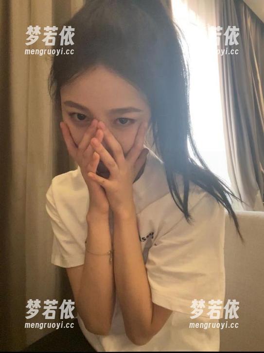 引领潮流的女主K黑丝兔女郎全套原图，尽揽众多眼球与赞美！.txt-梦若依