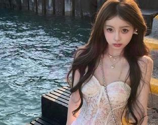捕捉浴室之美：女主K最新写真作品集全新上线.txt