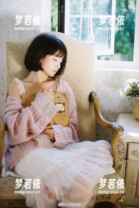 女主K全套修女主题写真作品，唤醒内心深处的平静.txt-梦若依