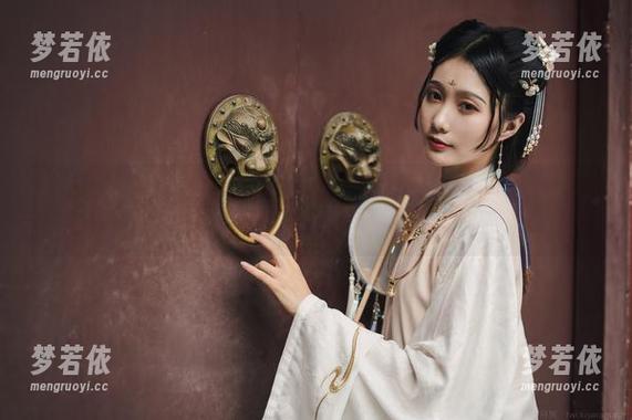 如月灰职业装写真新作上线，免费图片下载，成就你的职场气质！.txt-梦若依
