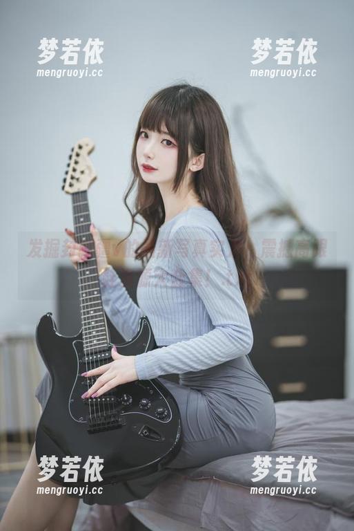 发掘封疆疆v的最新写真实力，震撼高跟鞋资源大合集！.txt-梦若依