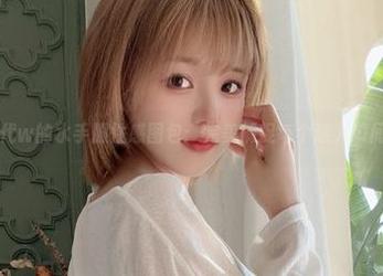 探索小仓千代w的水手服性感图包：完美捕捉每个迷人瞬间的合集.txt