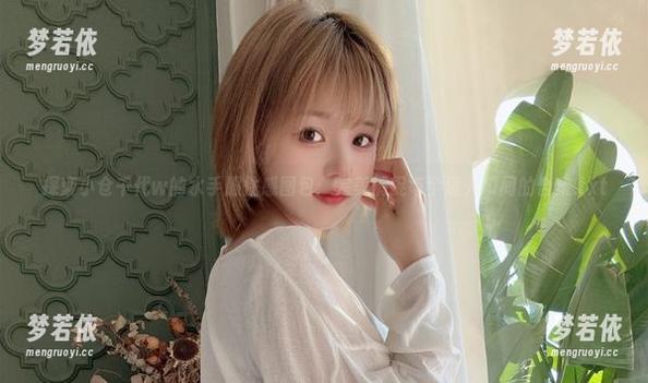 探索小仓千代w的水手服性感图包：完美捕捉每个迷人瞬间的合集.txt-梦若依