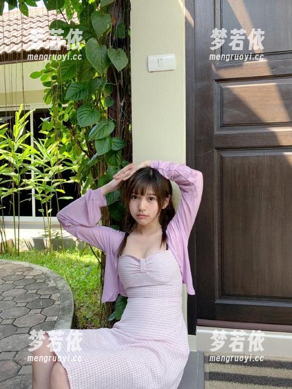 微密圈 - 中秋特辑：小优优子的女仆风格写真合集与图集，带你邂逅节日的新鲜感.txt-梦若依