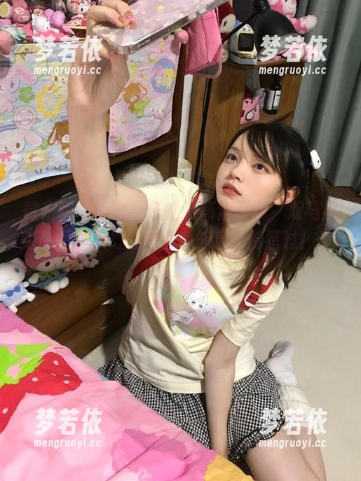 微密圈 - 小优优子携手高清写真，双马尾绝配呈现梦幻般的青春气息，别错过！.txt-梦若依
