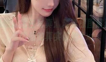小小奶瓶儿黑白写真：精选原图展现个性与情感的真实碰触.txt