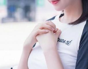 小瑶幺幺的美腿写真：让人沉醉的美图作品集锦.txt