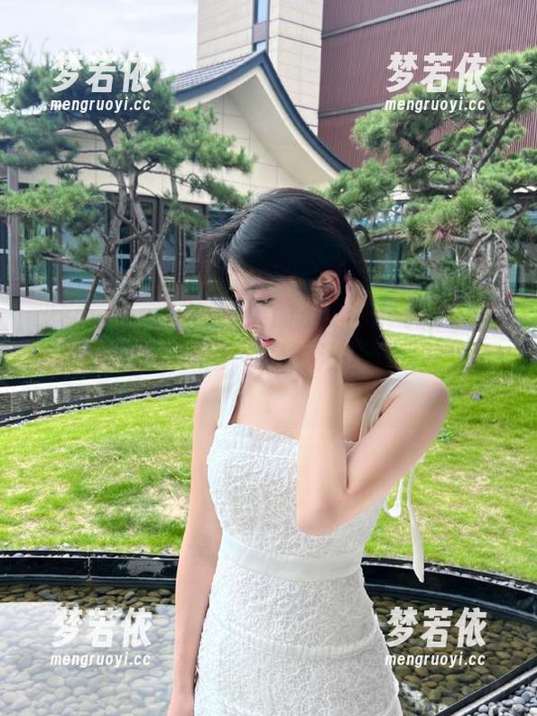 少女秩序 - 探索小满的圣诞写真资源，观赏免费作品，感受节日的浪漫与创意！.txt-梦若依