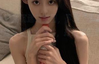 一不小心就沉迷的美图，下载“少女秩序”的白丝蓝裙少女照片，打破你的想象！.txt