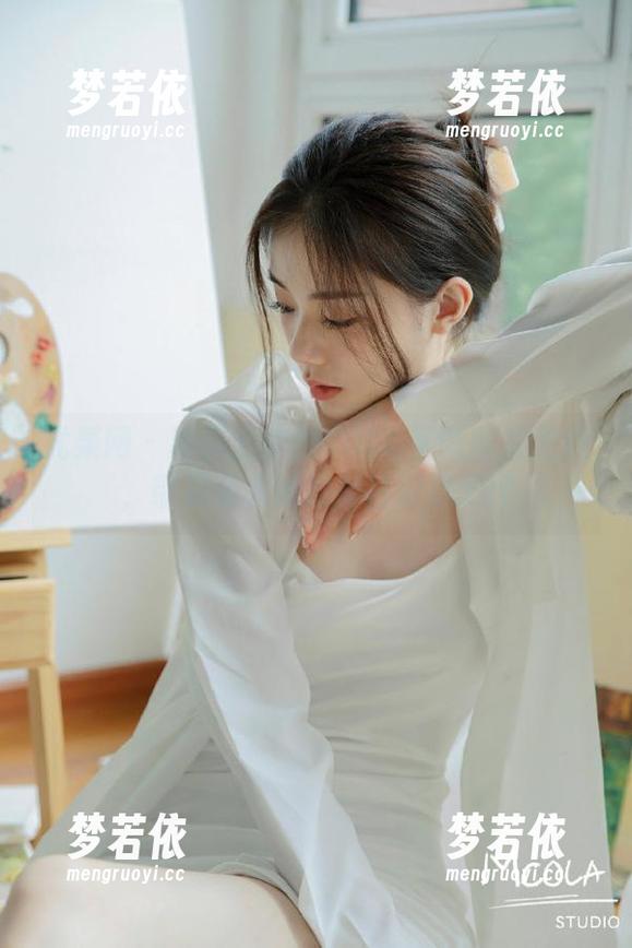 尤果网 - 新鲜出炉的COCO圣诞图集更新，带你进入她的冬日幻想.txt-梦若依