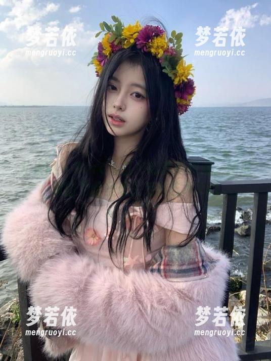 尤果网 - Sara浴缸中的美丽瞬间：精选套图为你呈现生活的艺术.txt-梦若依