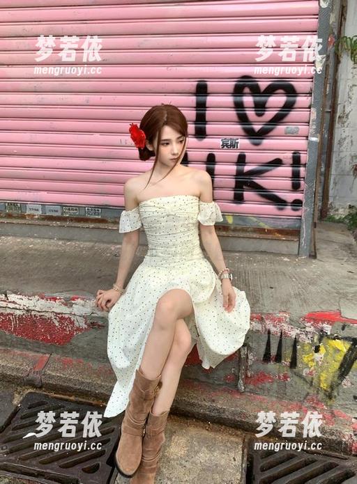 尤果网 - 一只香蕉船少女带你探索美图世界，独特视角下的图集魅力尽显.txt-梦若依