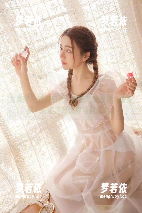 尤果网 - 时尚前沿：乔依琳的最新礼服图册，完美演绎优雅与魅力.txt-梦若依