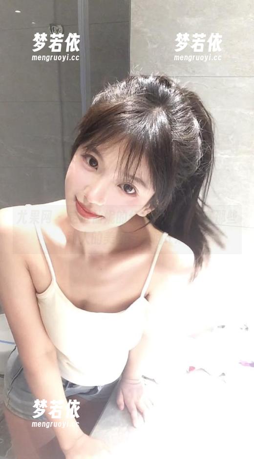尤果网 - 走近仙妮的红裙世界，分享那些动人的美图与瞬间.txt-梦若依