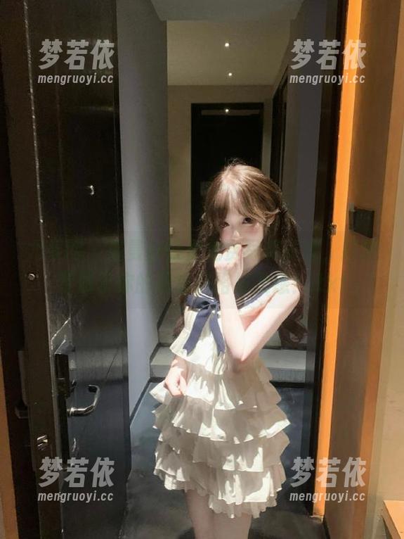 尤果网 - 曼曼办公室免费写真资源，打造专属于你的职场风格与灵感！.txt-梦若依