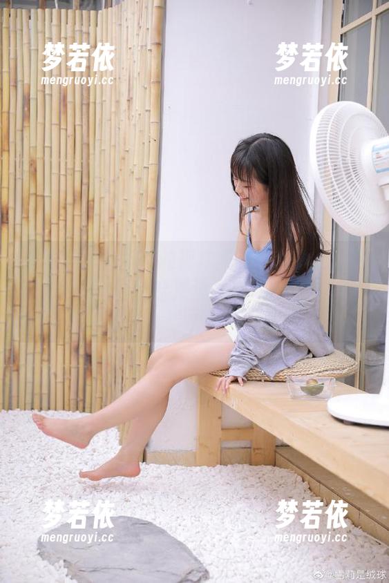 尤果网 - 专属你的视觉盛宴，观看王幼贞的网袜图包，体验潮流与性感的碰撞！.txt-梦若依