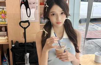 尤果网 - 探索蜜儿浴室：最新图库中的隐秘瞬间，感受她独特的视觉表达与魅力！.txt