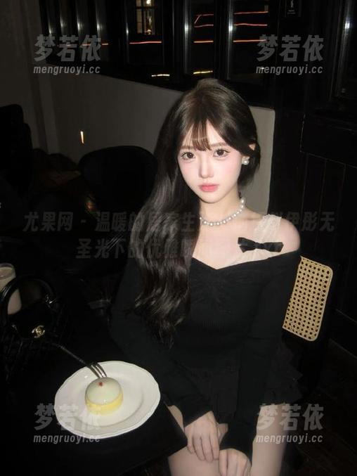尤果网 - 温暖的居家生活：捕捉赵伊彤无圣光下的优雅瞬间图片.txt-梦若依