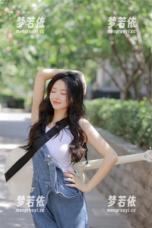 尤果网 - 精选陈七七泳衣美图，展示她在海滩上的无限魅力与性感。.txt-梦若依