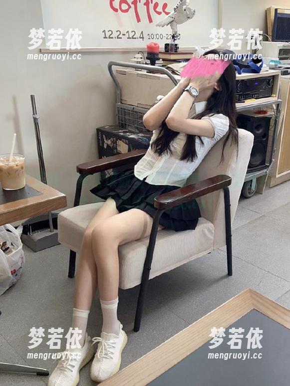 尤果网 - 黛蓓琪教室视觉盛宴：精美图片合集展现创意之美.txt-梦若依