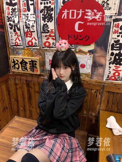尤蜜荟 - 精美绝伦的长腿写真！Mila豆嘟嘟最新更新原图，展现魅力与风格，等你来追寻！.txt-梦若依