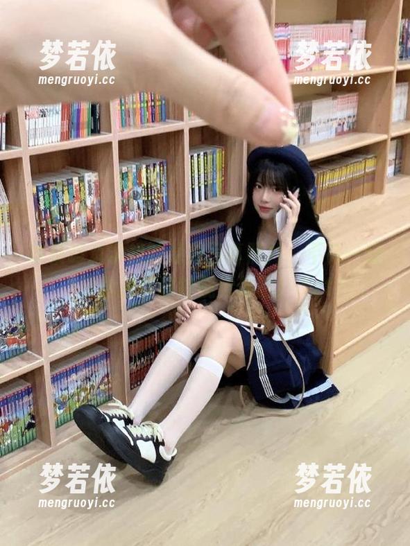 收集屿鱼学姐的绝美写真照片，不花一分轻松拥有独特视觉体验！.txt-梦若依