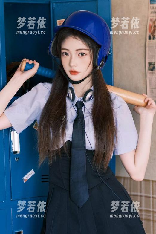 领略抱走莫子aa学妹写真魅力，揭开原图中的秘辛与故事.txt-梦若依