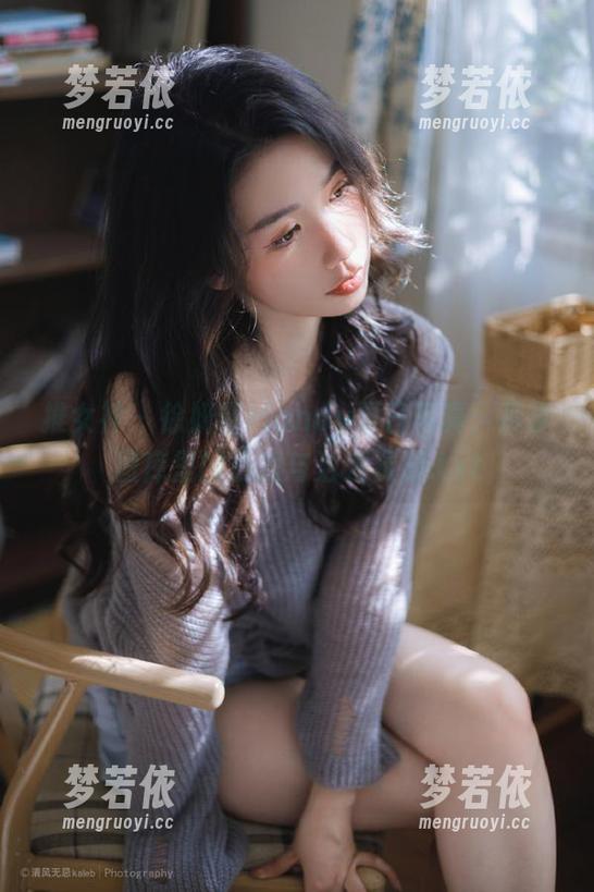 推女神 - 徐妍馨Mandy夏日写真：尽享图库里的清凉与活力资源.txt-梦若依