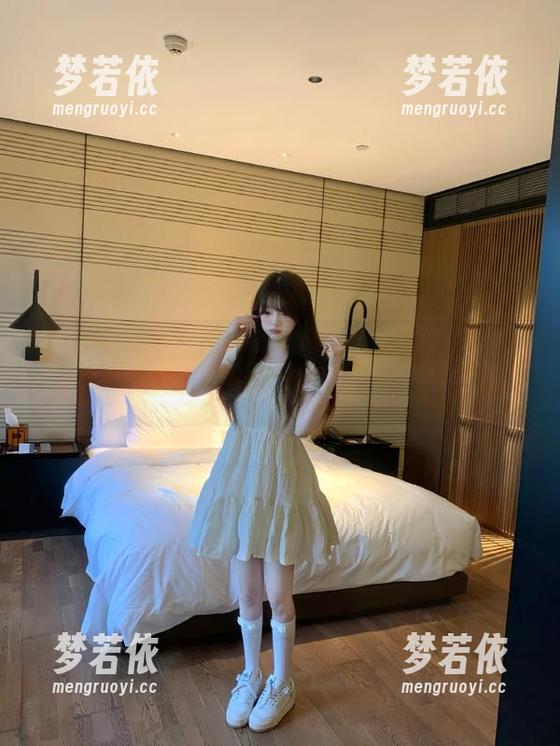 推女神 - 汪佩妮Penny日常：在原图与图册中感受生活的真实美好.txt-梦若依