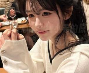 推女神 - 旗袍心语：纯小希的原图与套图，带你领略古典魅力！.txt