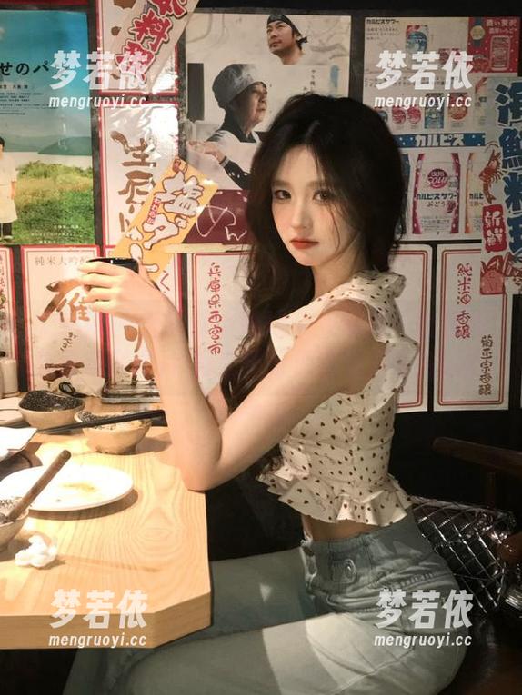 微密圈 - 无敌哒小姨妈个人写真：微信朋友圈系列图片-第二部分原图资源汇总.txt-梦若依
