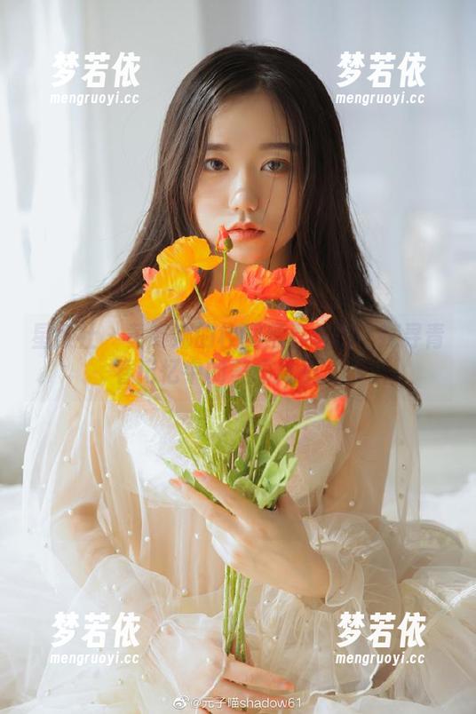 星颜社 - 黄寒娜的校园写真套图：探寻青春记忆中的美丽风景.txt-梦若依