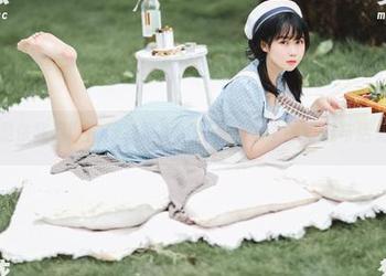 精选“是依酱呀”的泳衣写真，感受沙滩上的青春与活力！.txt