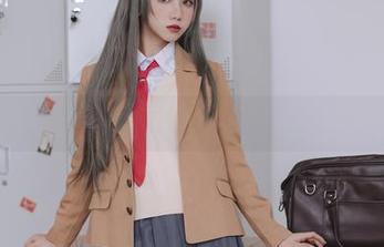 果咩酱最新镂空写真图包分享，绽放青春与活力的完美结合.txt