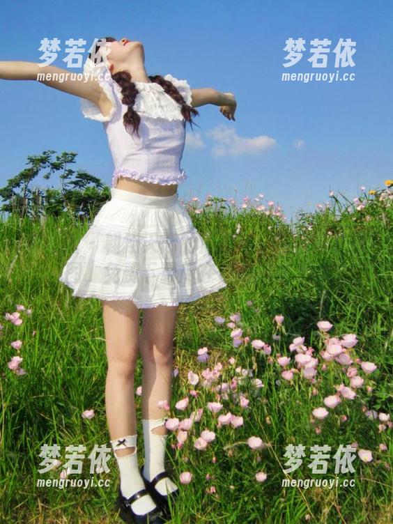 果团网 - 翱翔天际的周妍希：空姐写真原图，免费下载尽在你的指尖.txt-梦若依