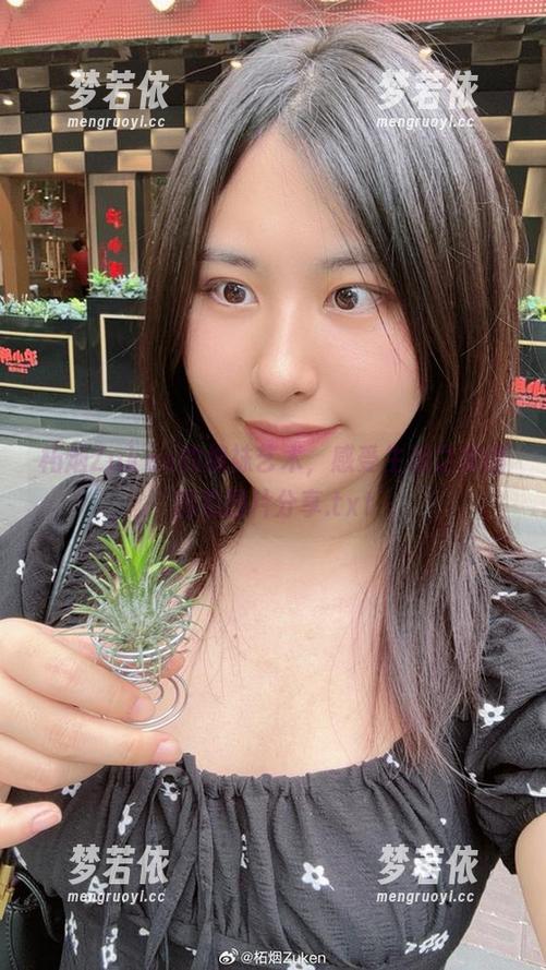 柘烟Zuken的棉袜艺术，感受生活之美的精致图片分享.txt-梦若依