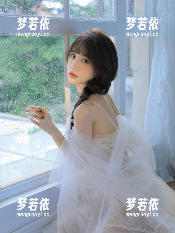 梦丝女神 - 玥玥的可爱私拍图集，清新与甜美交织的瞬间.txt-梦若依