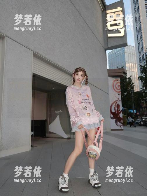 森萝财团 - 卉子期待已久的新作：更新《绫波丽战斗服泳装》30D肉丝，尺度大到让人心跳加速！.txt-梦若依