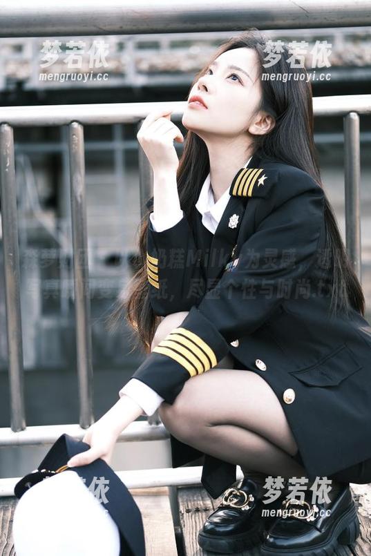 森萝财团 - 以小奶糕Milky为灵感，透明写真瞬间变身壁纸，尽显个性与时尚.txt-梦若依