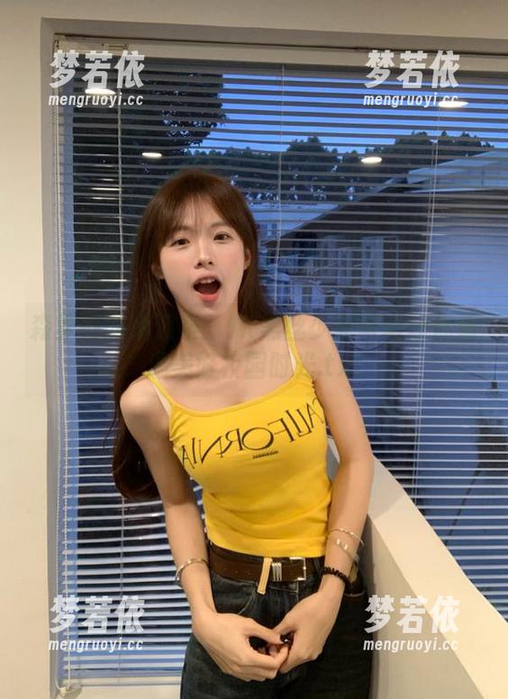 森萝财团精选集：JK黑丝少女写真让你重温美好校园时光.txt-梦若依