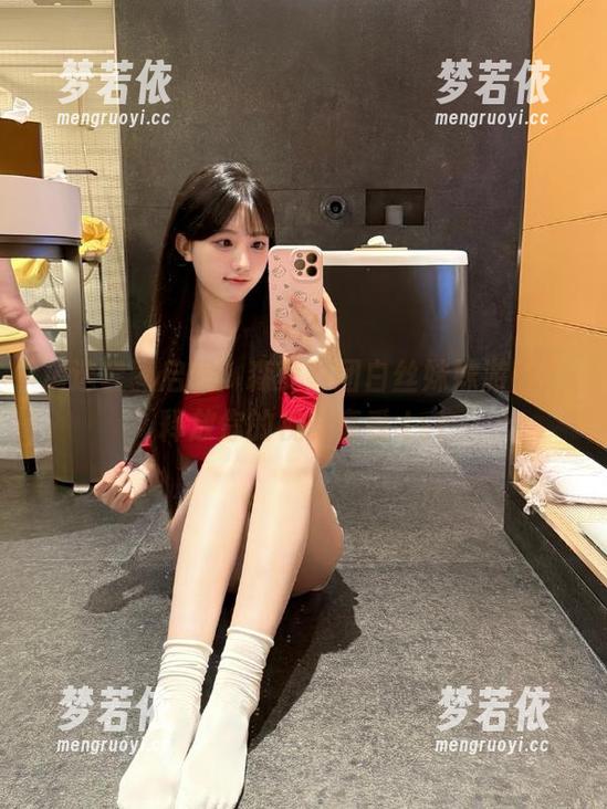 精选套图启程：森萝财团白丝妹妹游园，释放你的视觉享受.txt-梦若依