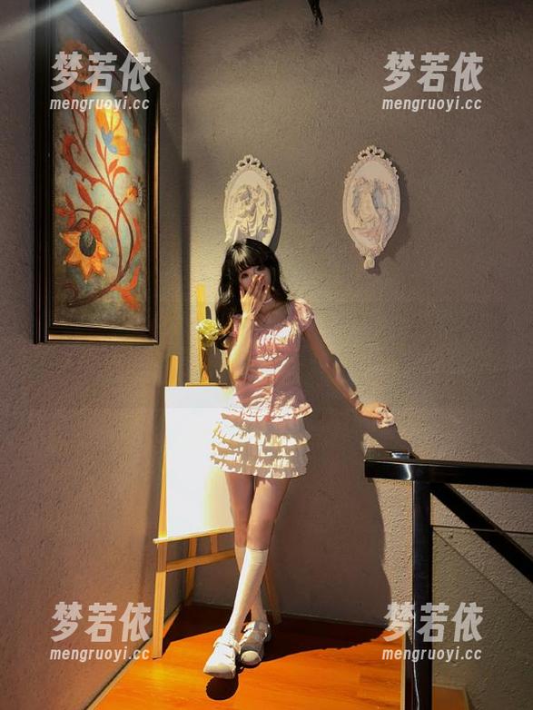 模范学院 - SiByl李思宁长腿写真私拍资源，绝美瞬间让你目不转睛.txt-梦若依
