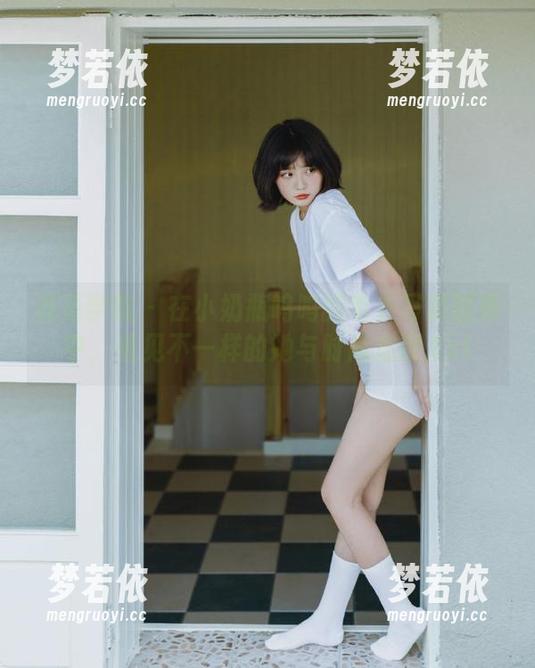 模范学院 - 在小奶瓶呜呜的毛衣写真图集中，看见不一样的她与时尚态度.txt-梦若依